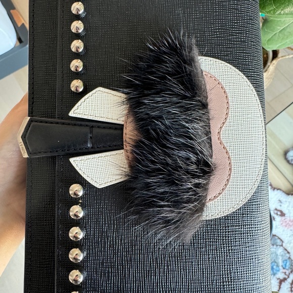 Fendi wallet on chain - Picture 3 of 8